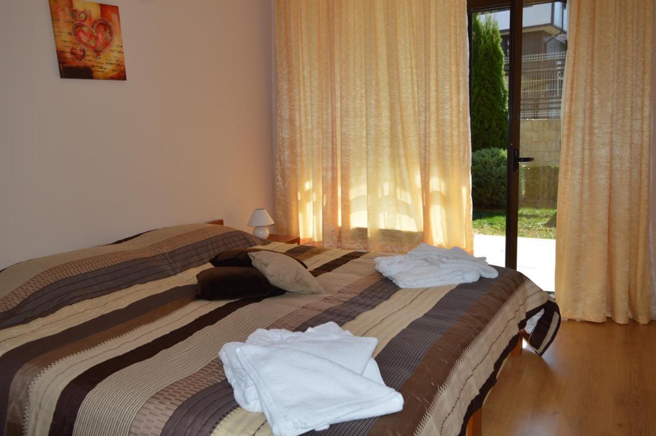 Stylish 1 Bedroom Apartment In Aspen Golf Resort Бансько Екстер'єр фото